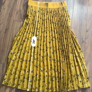 Pleated Midi Skirt • Yellow/Floral
